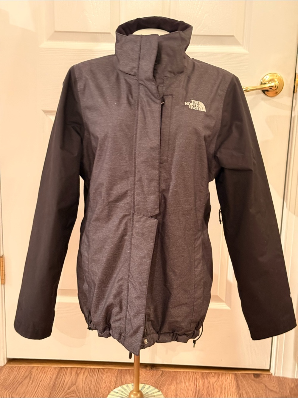 The North Face Women's Two-Tone Black and Charcoal Ski Jacket
